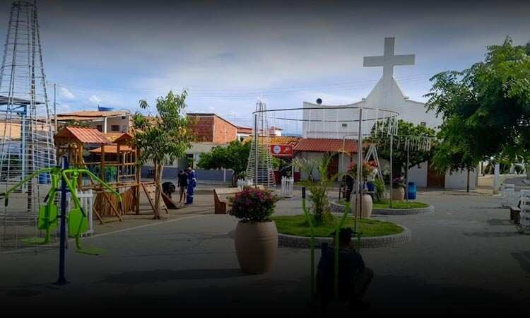 Conquista: Distritos de José Gonçalves, Bate-Pé e Inhobim recebem iluminação natalina até esta sexta-feira